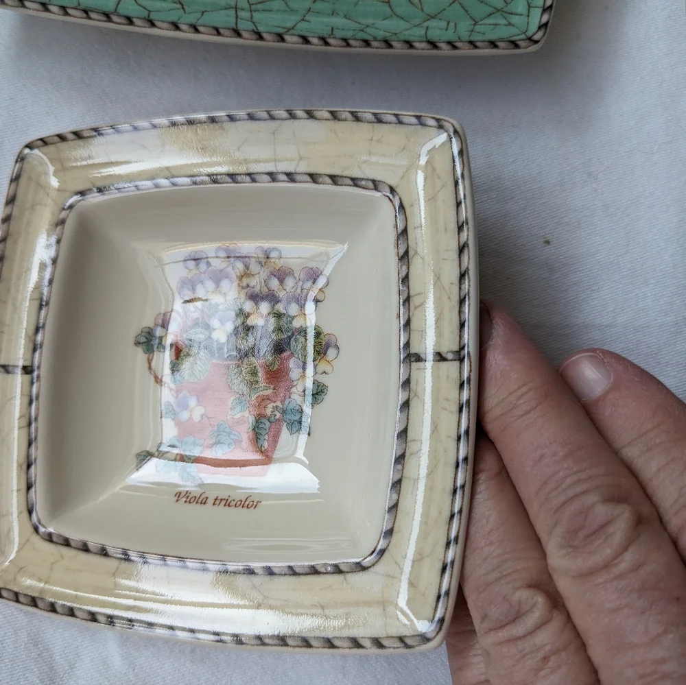 Wedgwood Sarah's Garden Floral Nesting Sweet Meat Dishes Set - 3 Discontinued